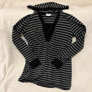 Oh Baby maternity hooded shirt medium